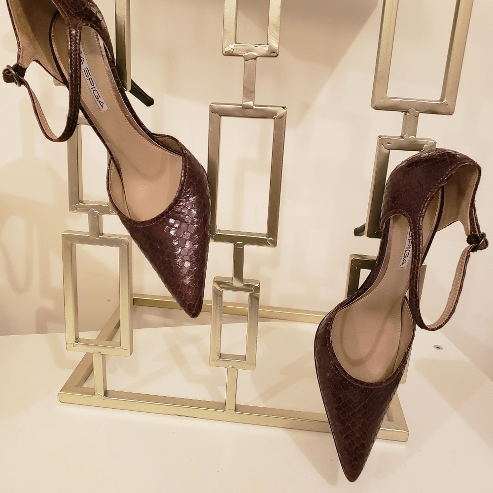 Via Spiga Brown Textured Pointed-Toe Heels